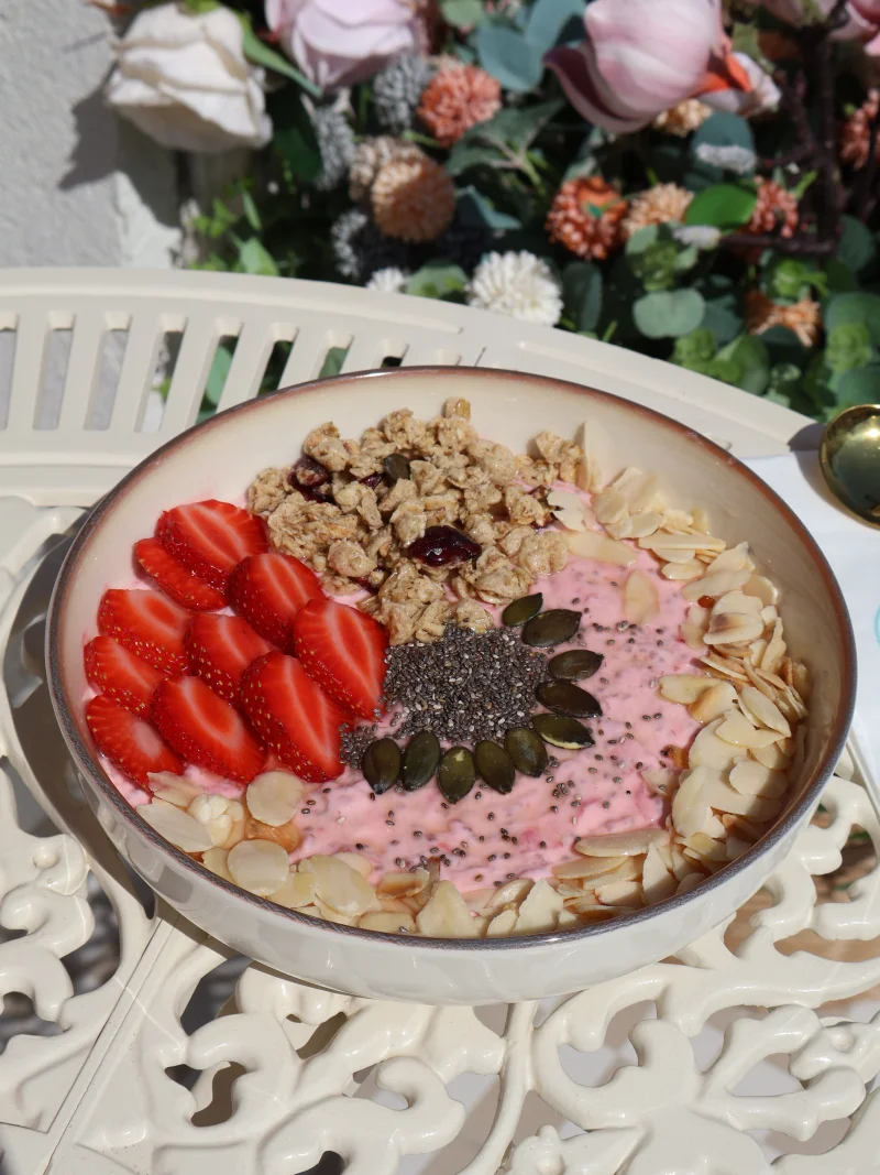 Çilekli Bowl Kase